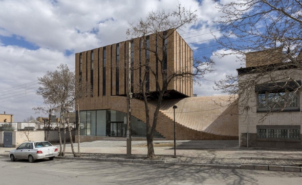 Офисное здание commercial building от farshad mehdizadeh architects + ahmad bathaei