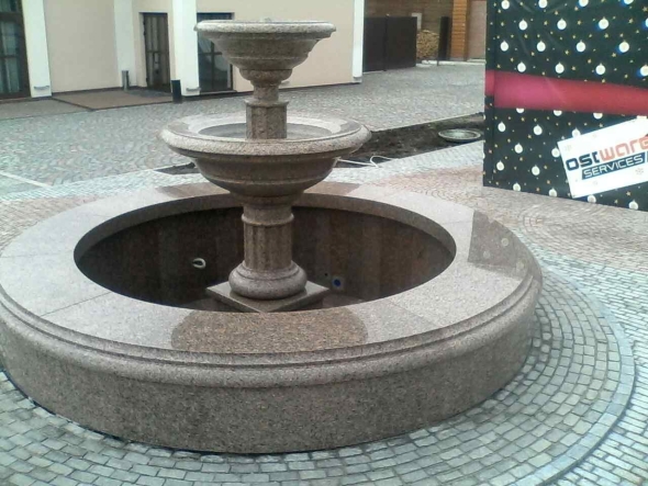 Фонтан из гранита