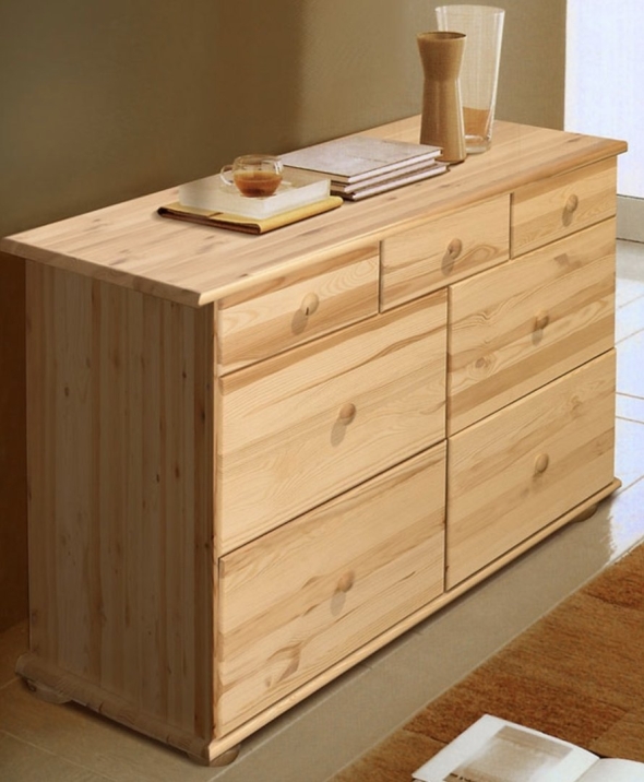 Деревянный комод