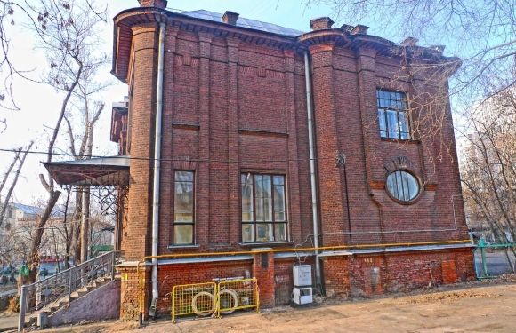 Школа из кирпича архитектура