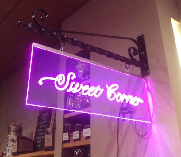 Световая рекламная вывеска