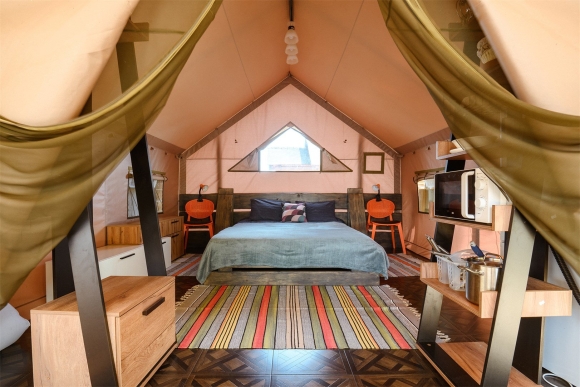 Глэмпинг Hippy Hotel