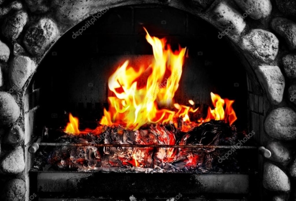Камин с огнем