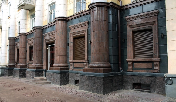 Гранитные фасады зданий