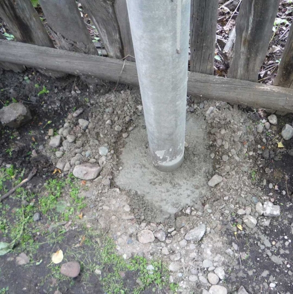 Забор из асбестовых труб