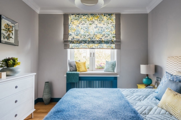 Римская штора в спальне