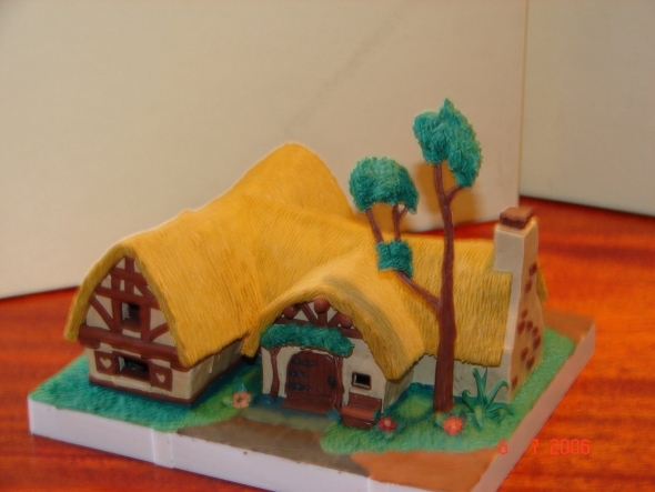 Домик из пластилина