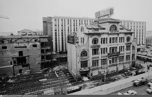 Перенос зданий в Москве
