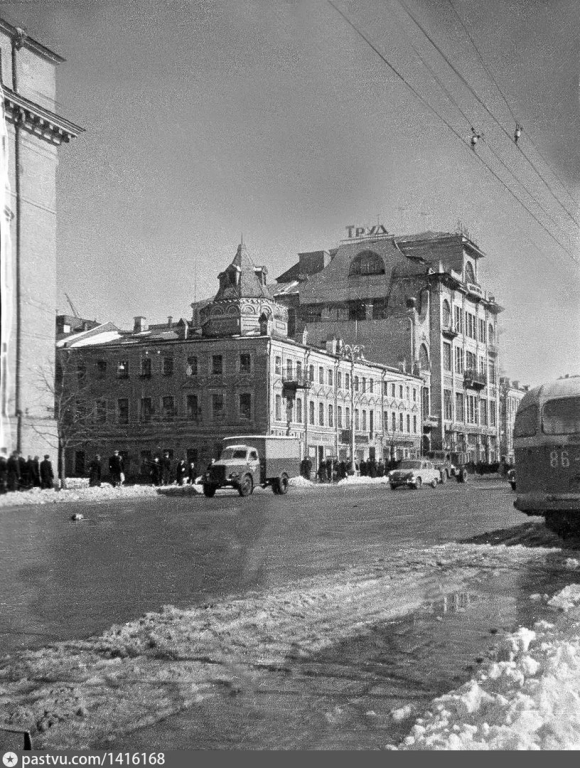 Передвижка зданий в Москве