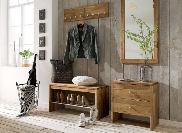 Прихожая из дерева