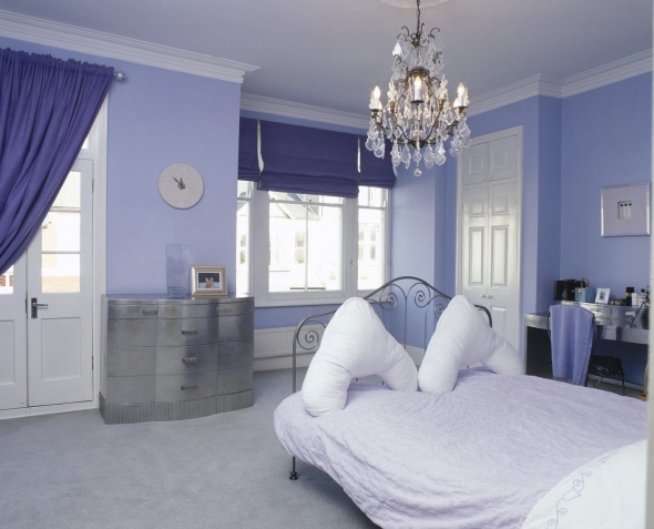 Лавандовый цвет в интерьере спальни
