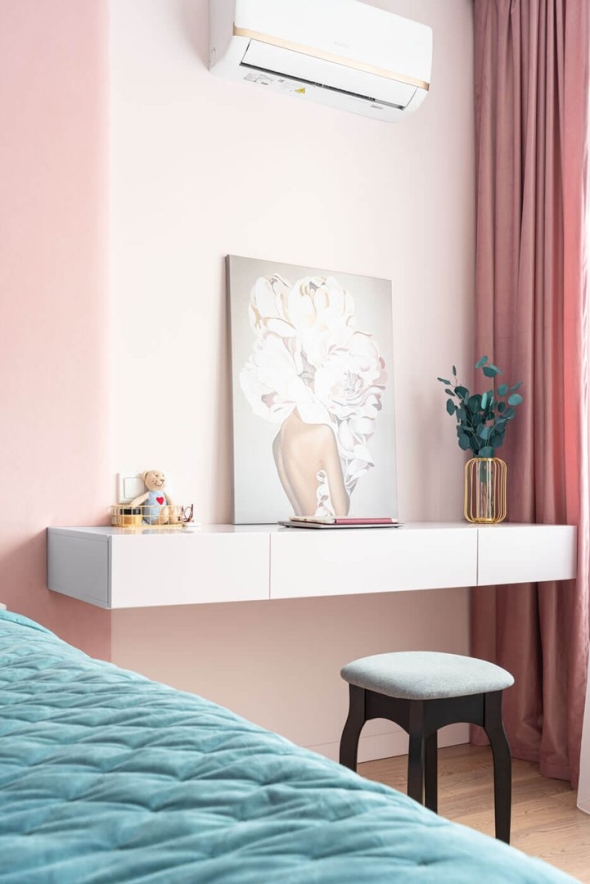 Подвесной туалетный столик в спальню