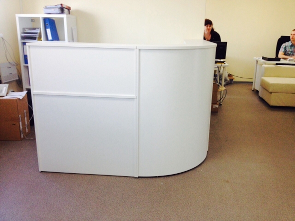 Стойка ресепшен