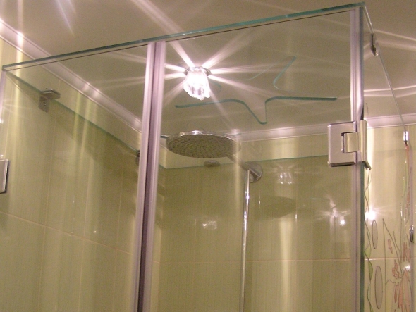 Душевая стекло угловая