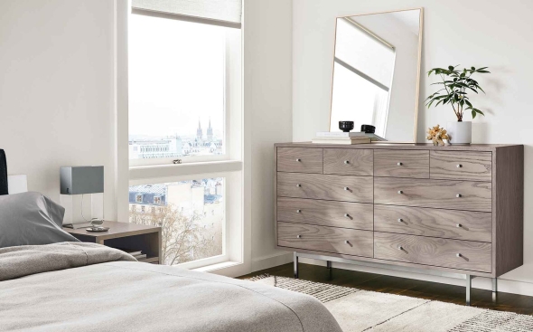 Комод в спальне