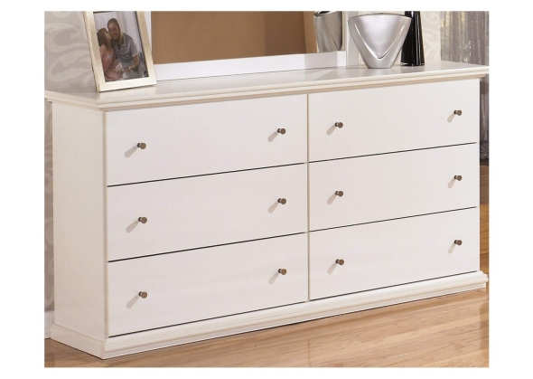 Белый комод в спальню