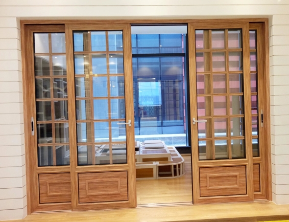 Деревянные раздвижные перегородки