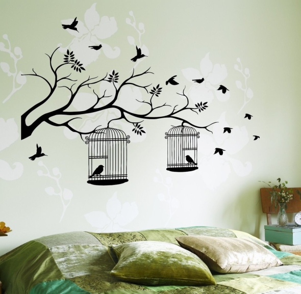 Наклейка на стену