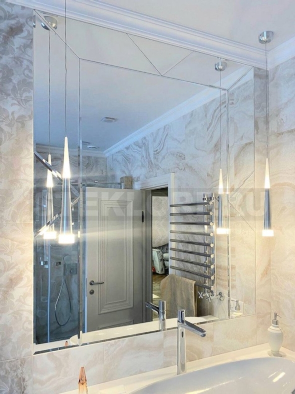 Зеркальная плитка в ванной