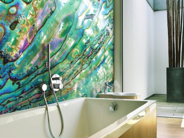 Стеклянное панно на стену