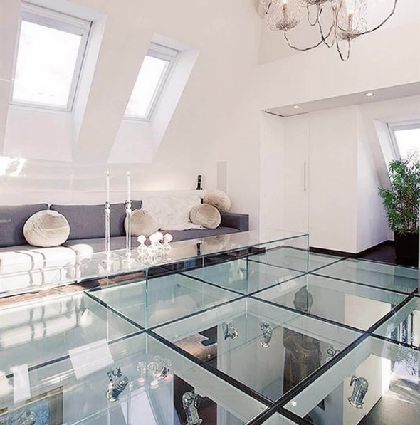 Стеклянный пол