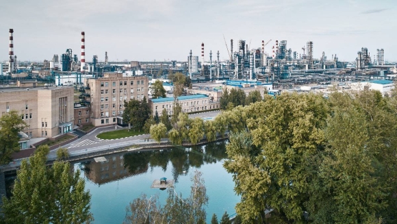 Нефтеперерабатывающий завод в Москве
