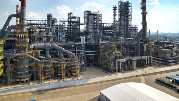 Нефтеперерабатывающий завод в Капотне