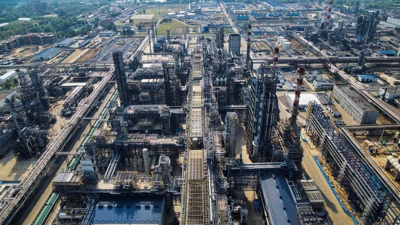 Московский нефтеперерабатывающий завод в Капотне