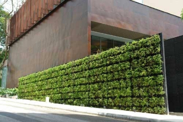 Vertical garden