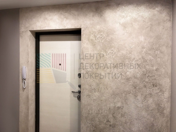 Декоративная штукатурка мокрый шелк в интерьере