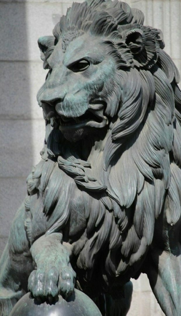 Каирский лев скульптура